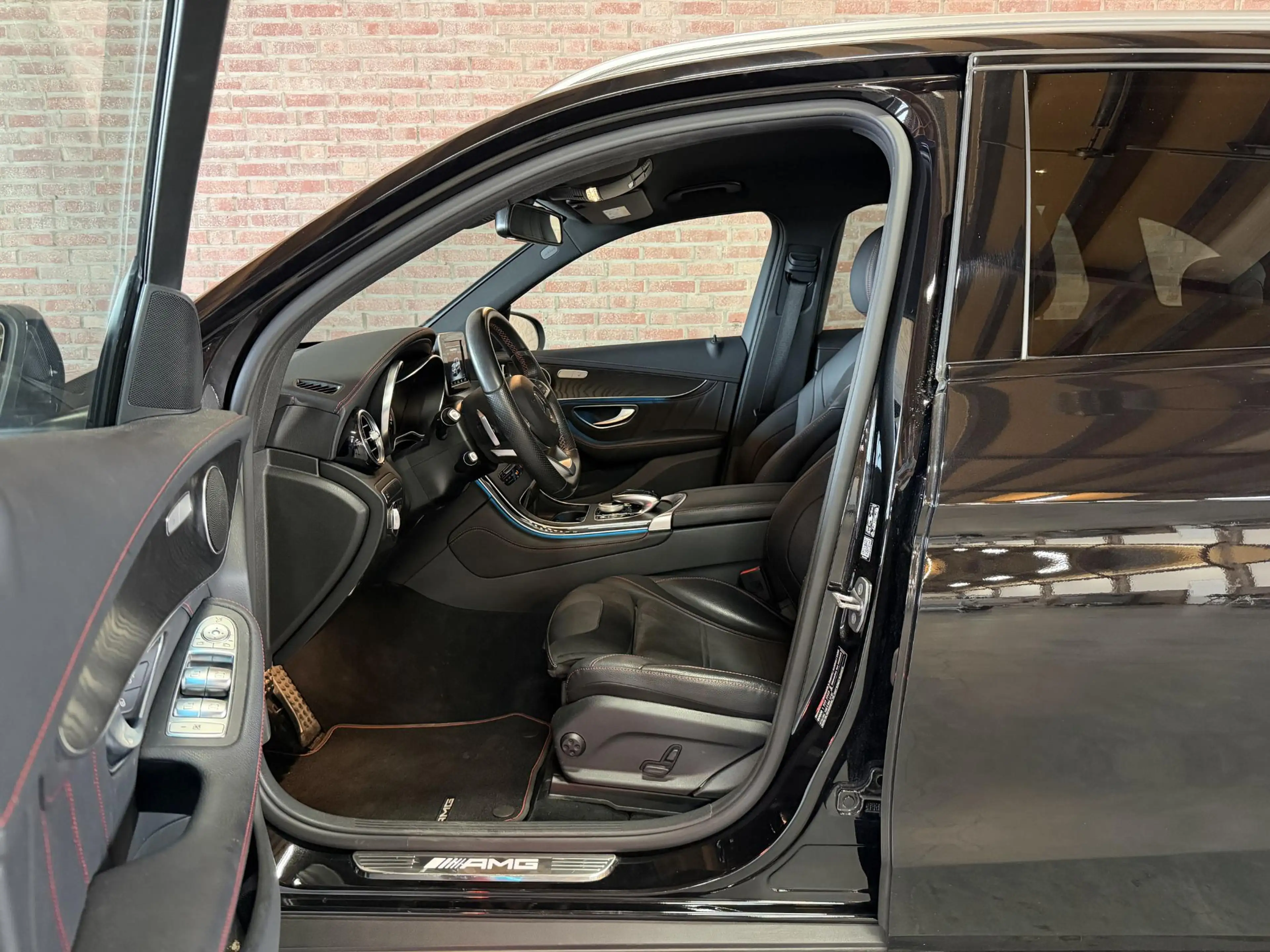 Mercedes-Benz GLC 43 AMG 4MATIC Verwacht binnenkort bij ons in de showroom — photo 8