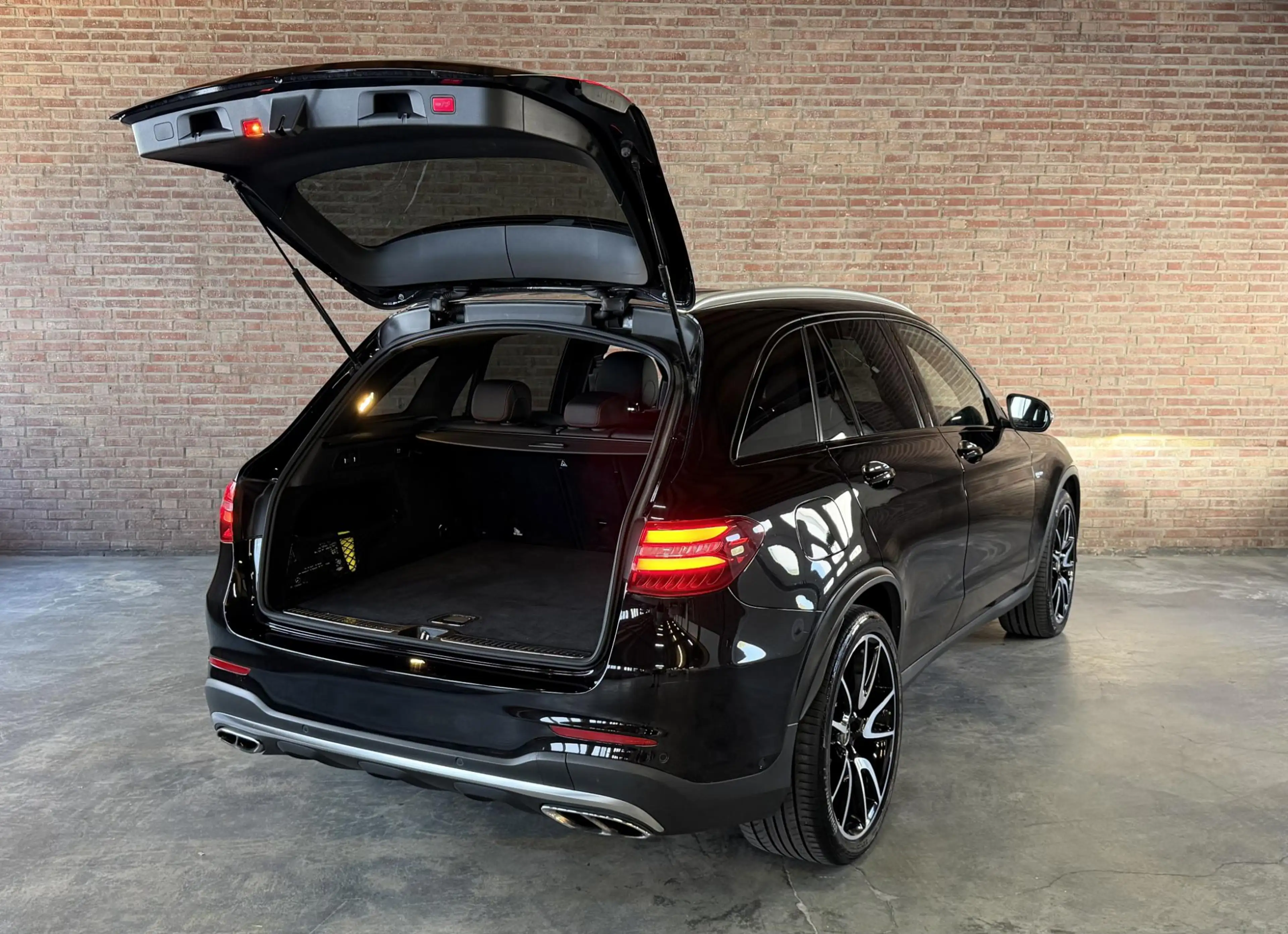 Mercedes-Benz GLC 43 AMG 4MATIC Verwacht binnenkort bij ons in de showroom — photo 5