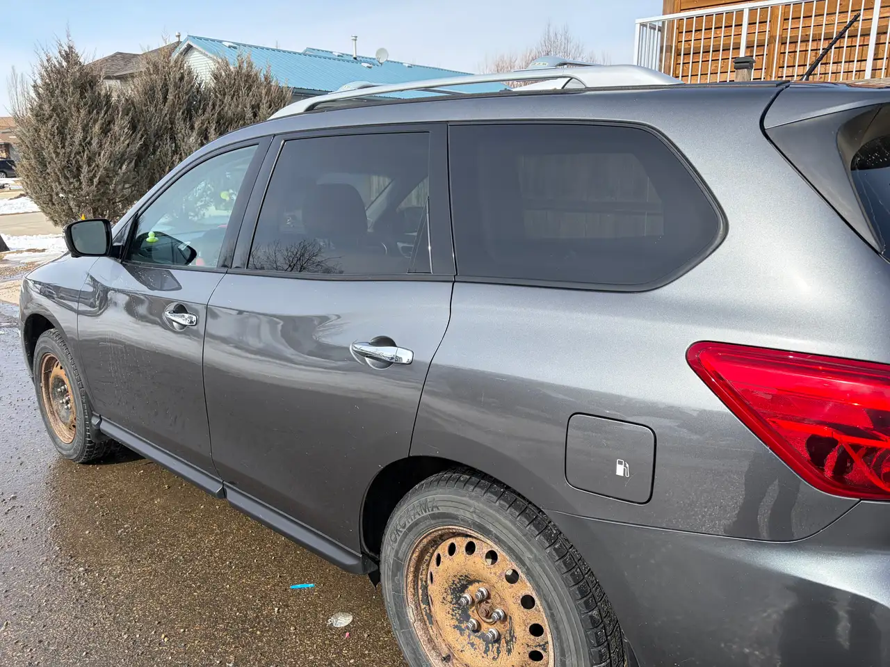 Nissan Pathfinder снимка Nissan Pathfinder