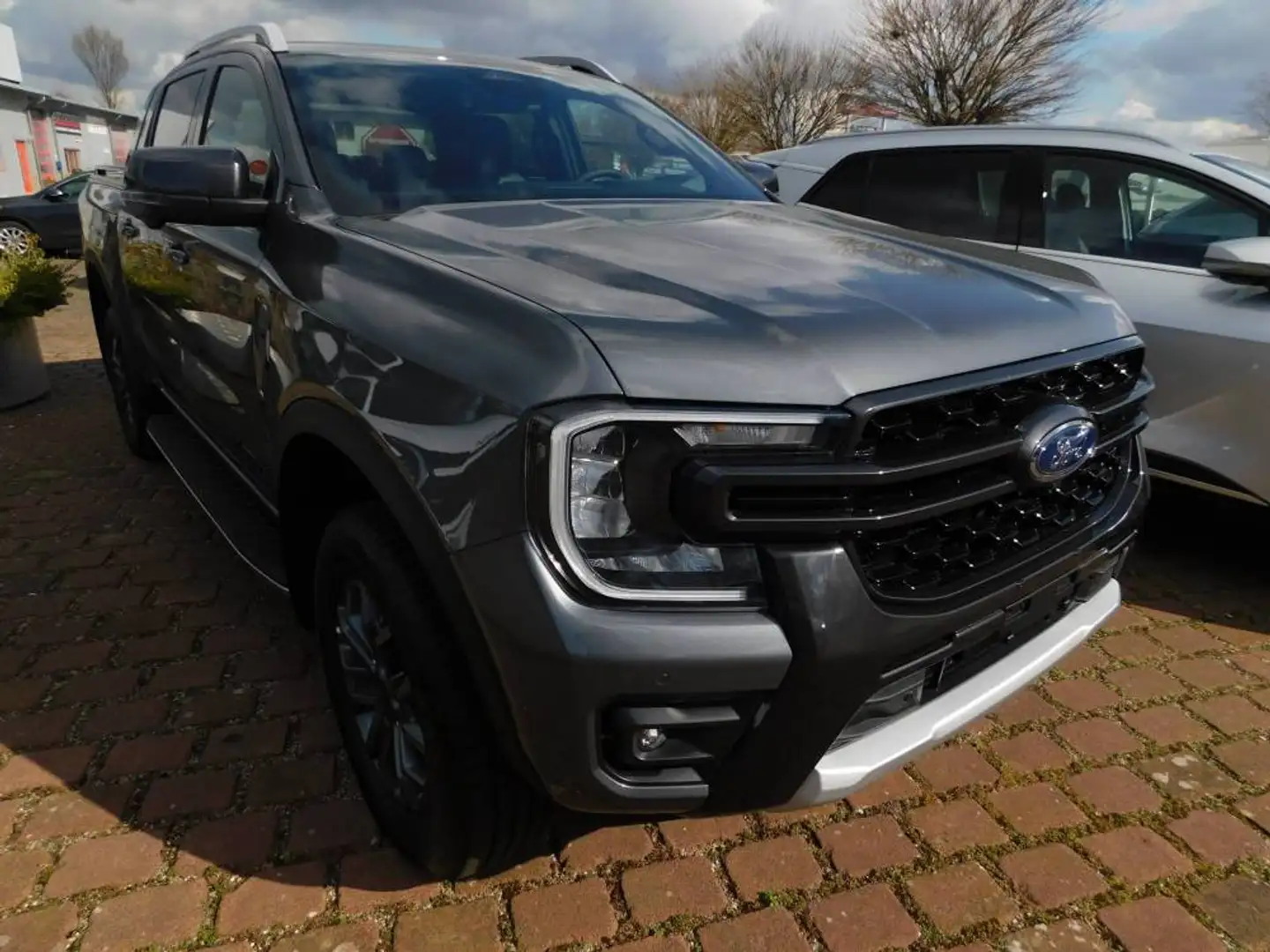 Ford Ranger 3,0 Ecoblue AT Wildtrak E-4WD Grau - 2