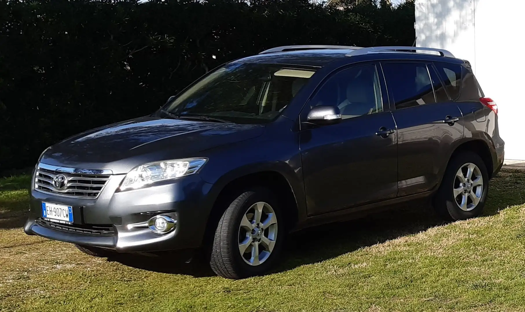 Toyota RAV 4 Rav4 III 2010 RAV4 2.2 d-4d Exclusive 150cv dpf Grigio - 1