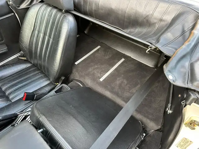 Fiat 124 Spider view 11