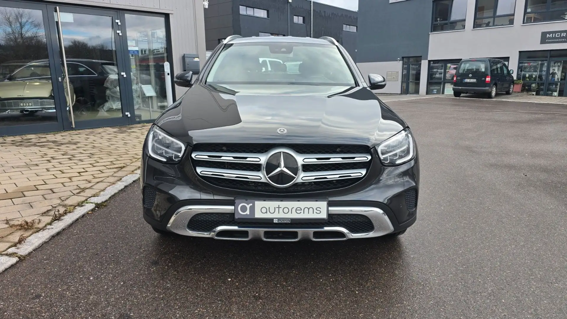 Mercedes-Benz GLC 220 d 4Matic*AHK*STANDH.*ASSIST* Grau - 2