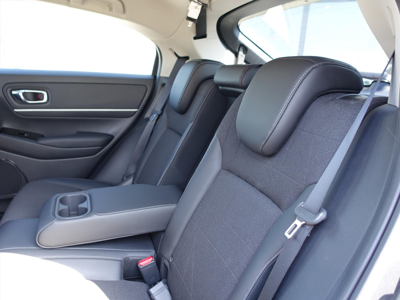 Honda HR-V 1.5 i-MMD 131pk CVT Advance Privacy Glas en Afneem — photo 15