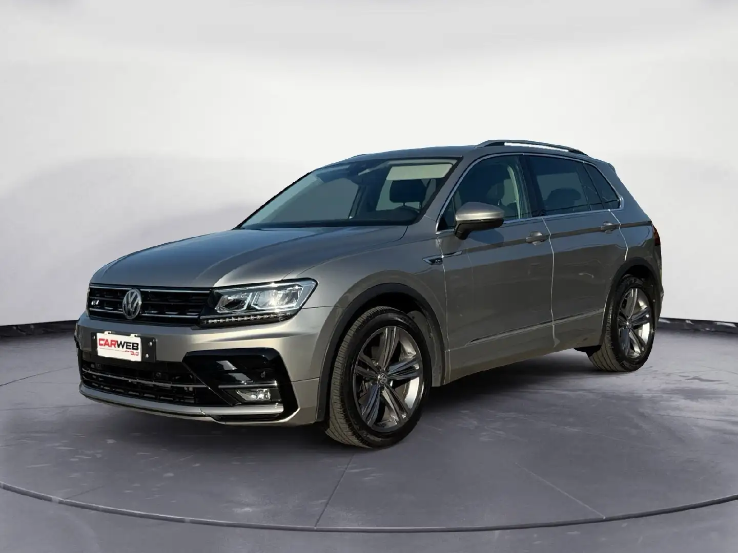 Volkswagen Tiguan Tiguan 1.6 tdi R LINE 115cv Argento - 1