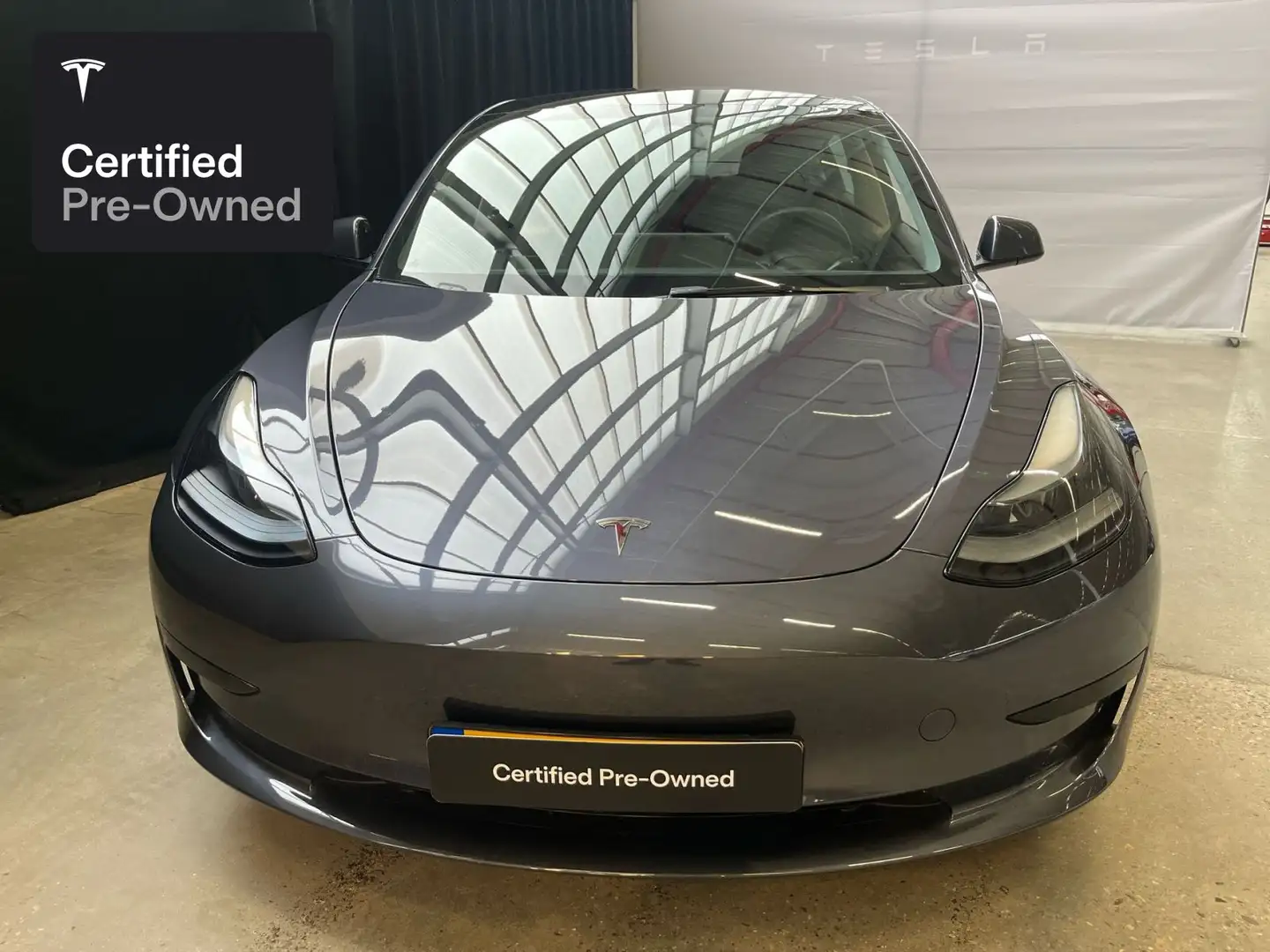 Tesla Model 3 Rear-Wheel Drive “Certified Pre-Owned” Zilver - 2