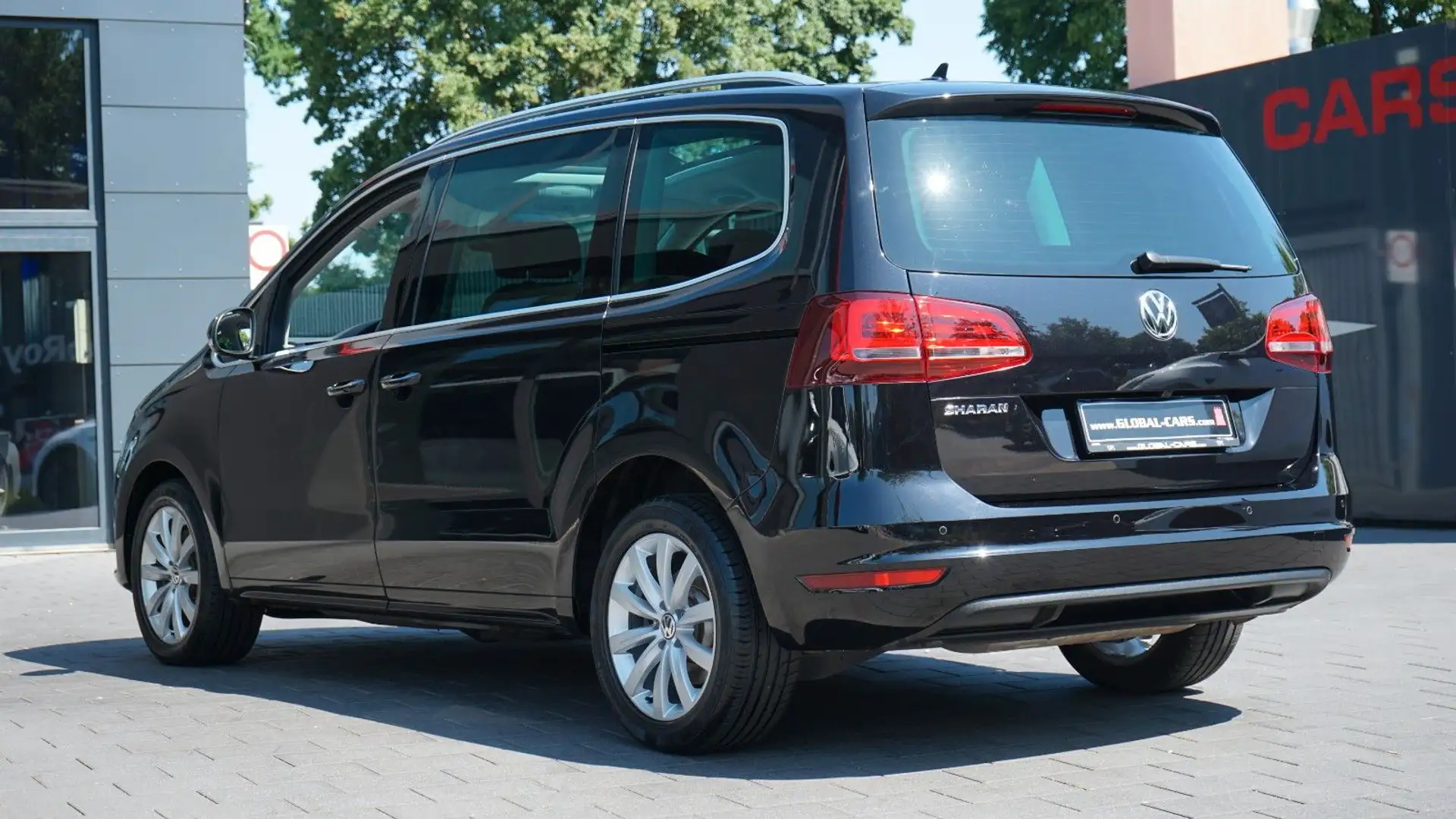 Volkswagen Sharan SHARAN 1.4 TSi HIGHLINE*PANO*LEDER*ACC*7-SITZER* Zwart - 2