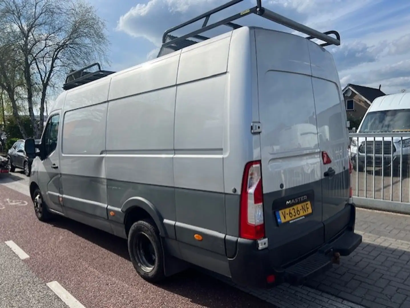 Renault Master T35 2.3 dCi 120kw L3H2 DL MAXI AIRCO KLIMA EURO6 Grijs - 2
