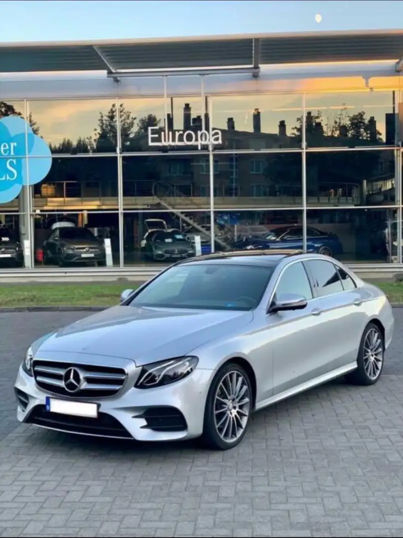 Mercedes-Benz E 220 d Launch Edition - 1
