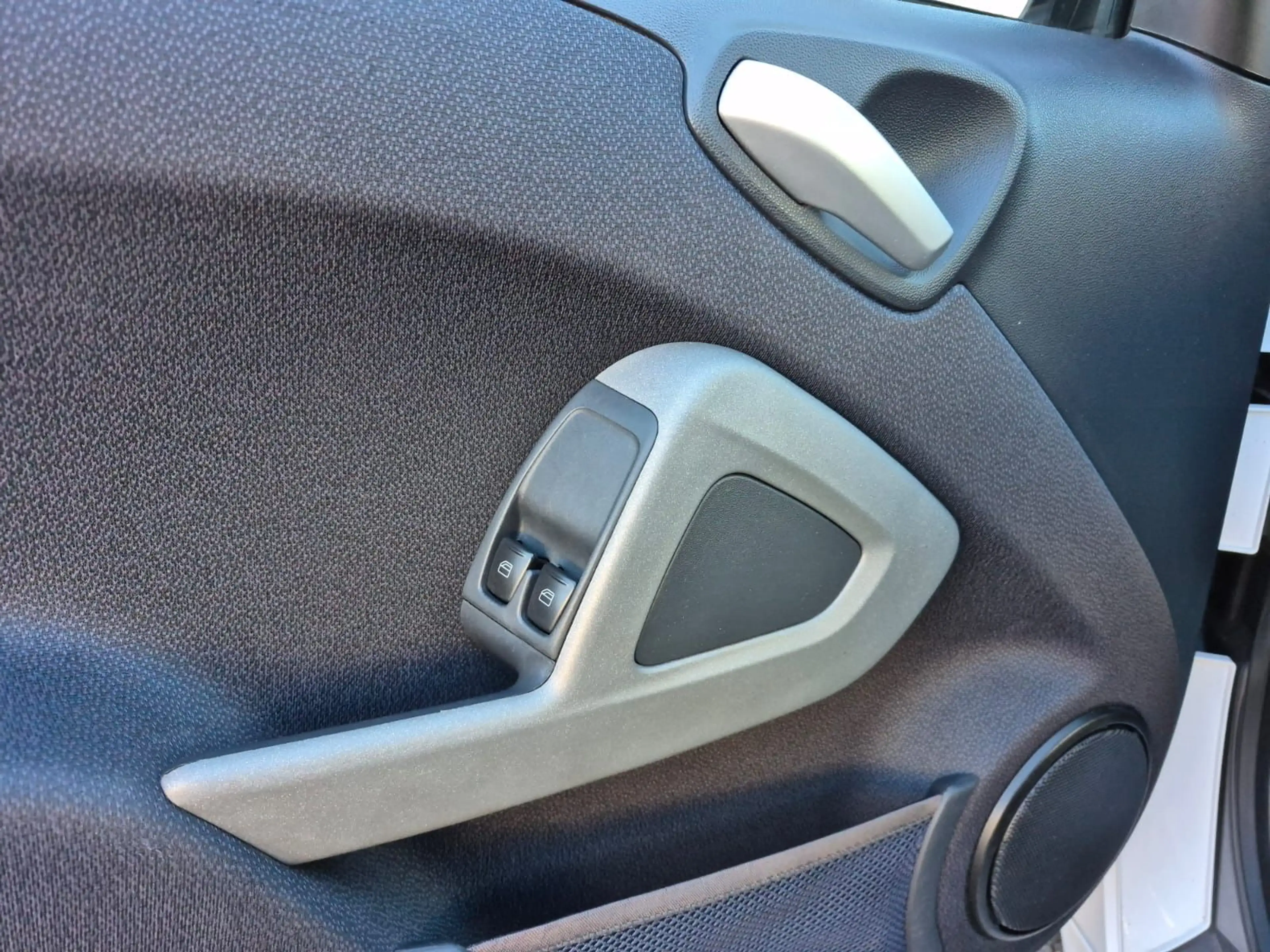 smart forTwo fortwo coupe Micro Hybrid Drive 52kw — photo 14