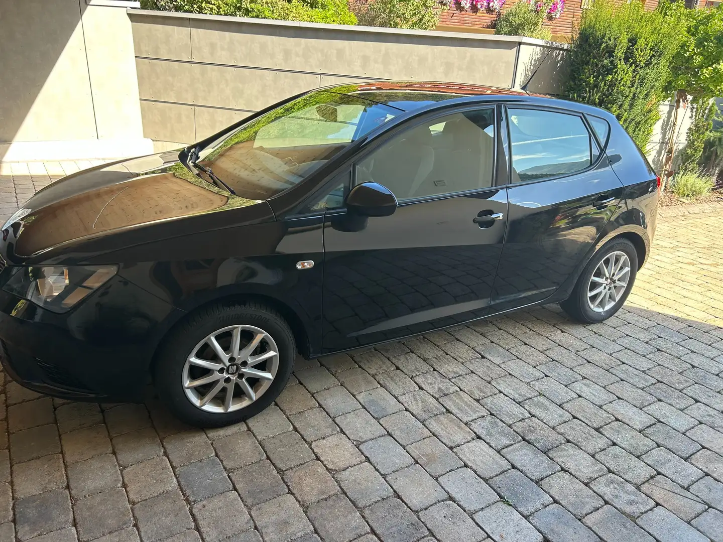 SEAT Ibiza Ibiza 1,2 TSI Style Limited Schwarz - 2