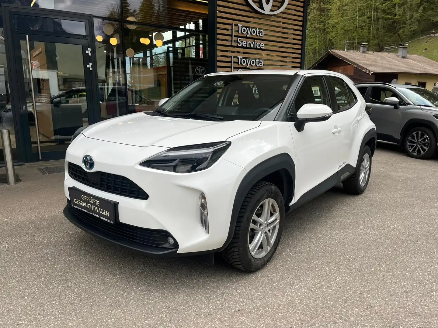 Toyota Yaris Cross Hybrid 4x2 Active Weiß - 2