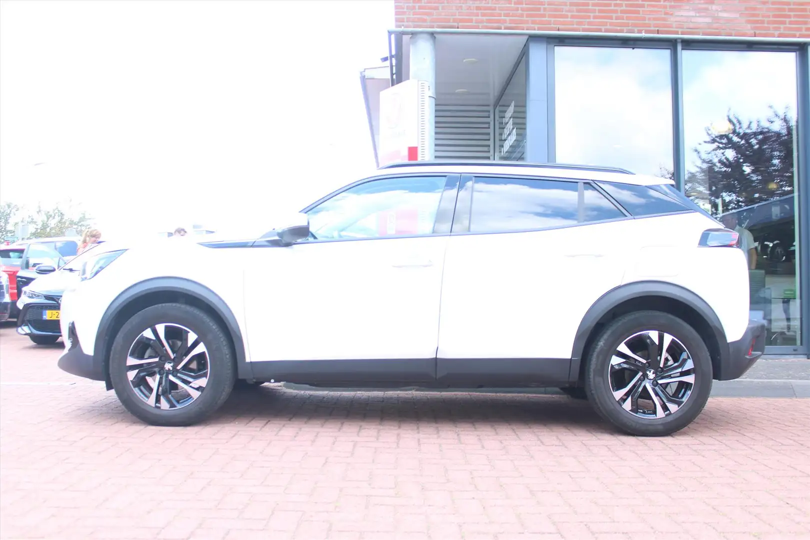 Peugeot 2008 1.2 Puretech *Allure* | Trekhaak | Carplay | Camer Wit - 2