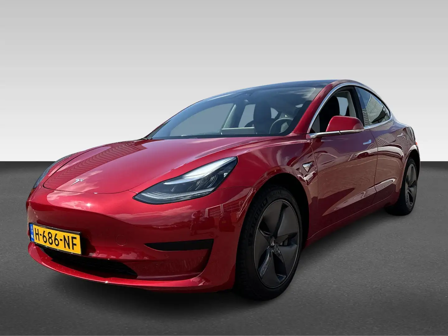 Tesla Model 3 Standard RWD Plus 60 kWh Rood - 2