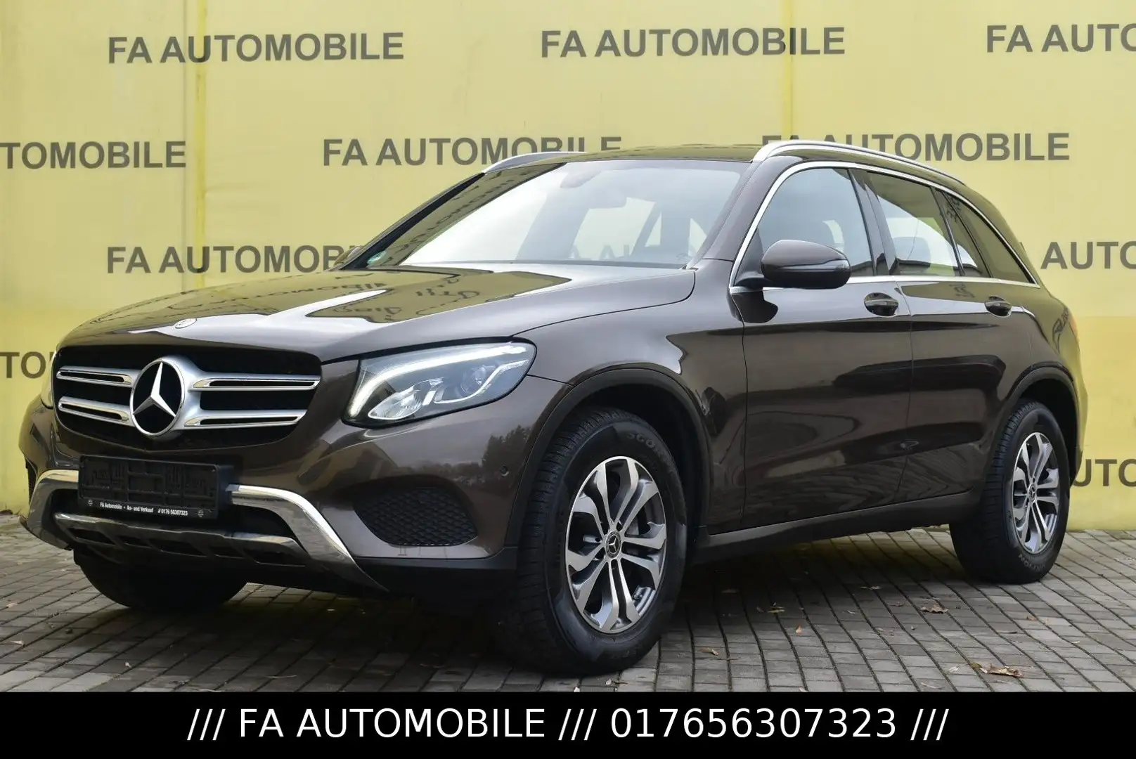Mercedes-Benz GLC 250 d 4Matic/LEDER/LED/PDC/NAVI/SHZ/ALU/AHK/ - 1