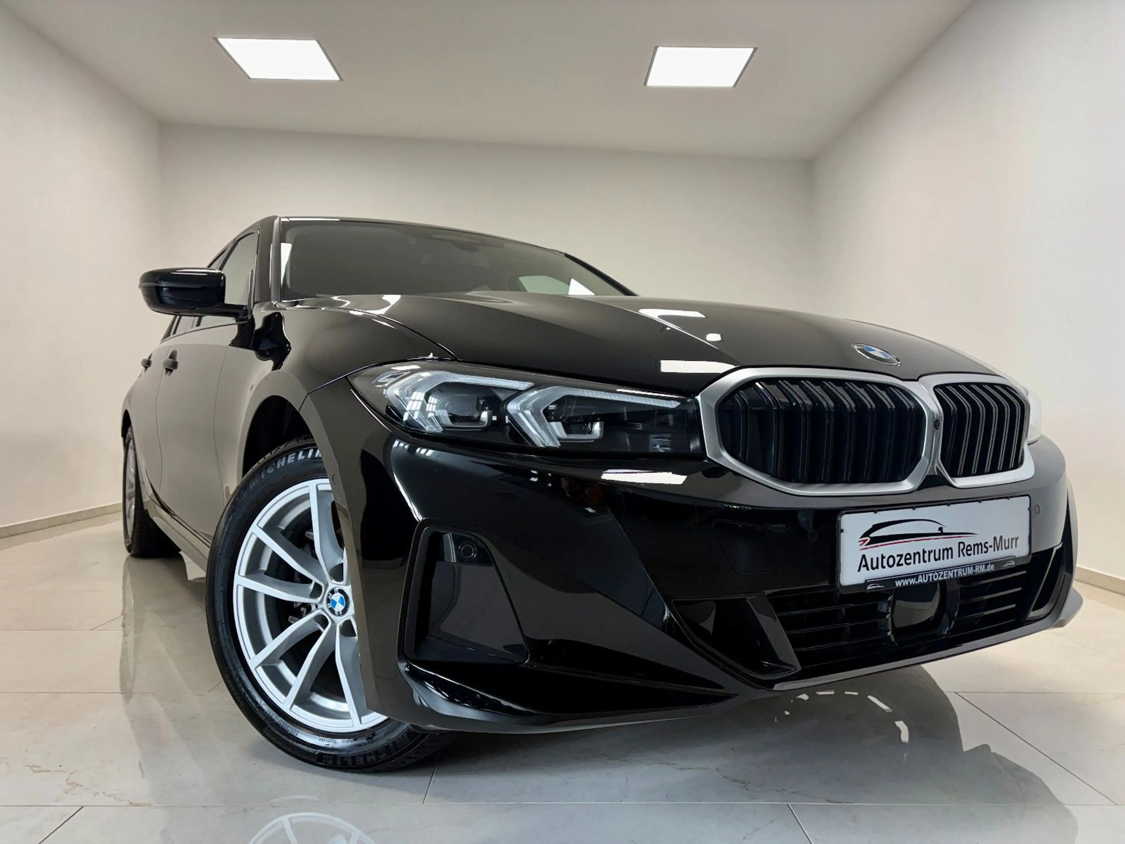 BMW 318 i  Limousine  *1.HAND*HEAD-UP*360°-KAMERA* — photo 3
