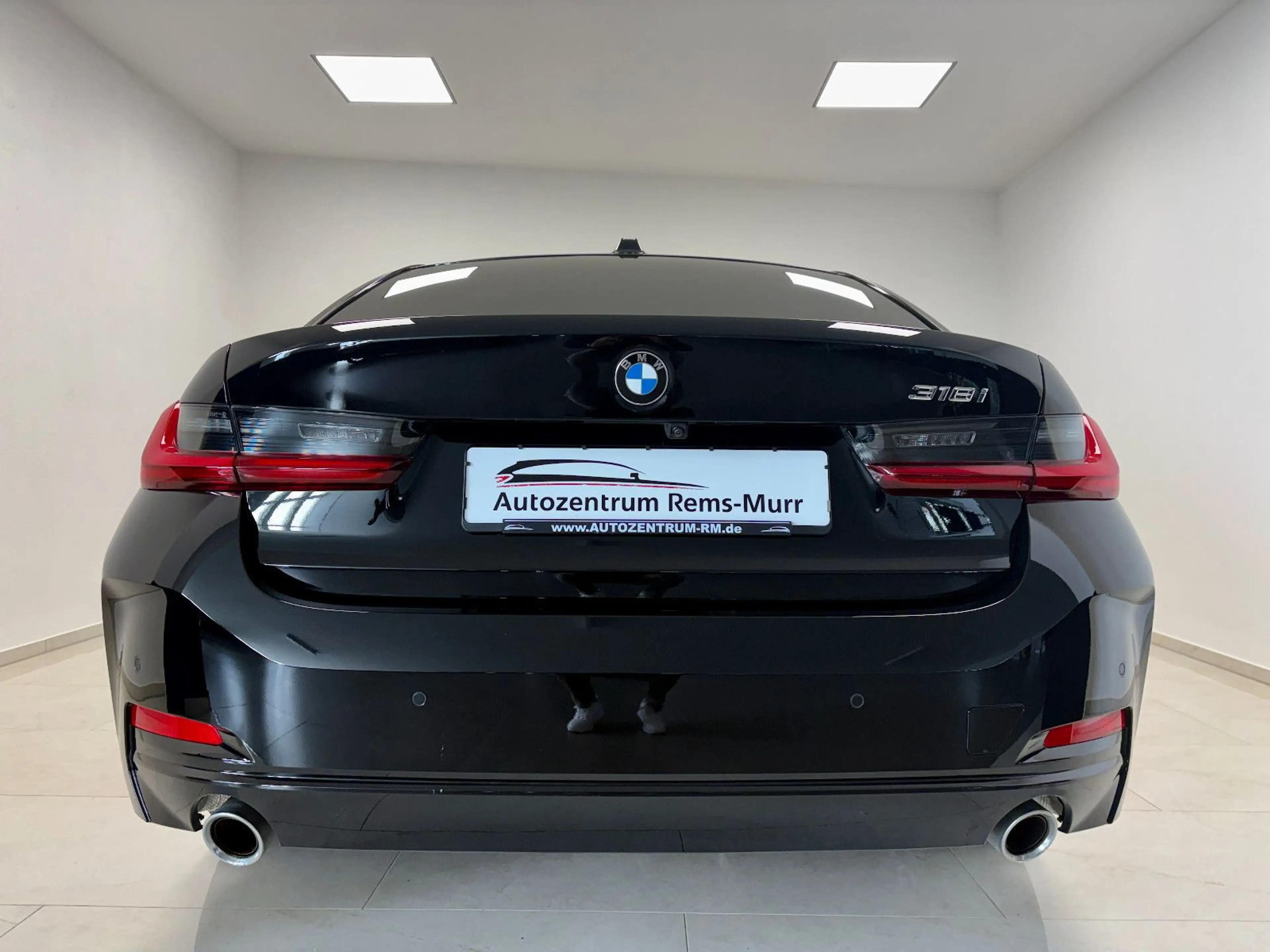 BMW 318 i  Limousine  *1.HAND*HEAD-UP*360°-KAMERA* — photo 5