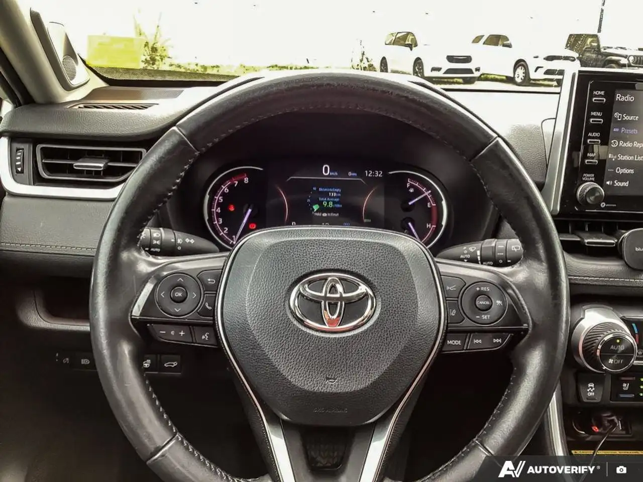Toyota RAV 4 снимка Toyota RAV 4