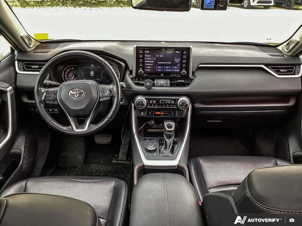 Toyota RAV 4 снимка Toyota RAV 4