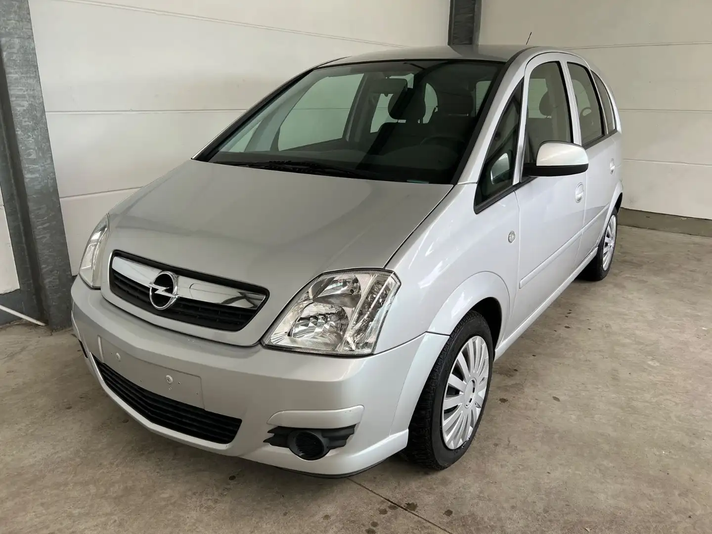 Opel Meriva Edition "Enjoy" Aut. + GJ-Reifen + Klima Silber - 1