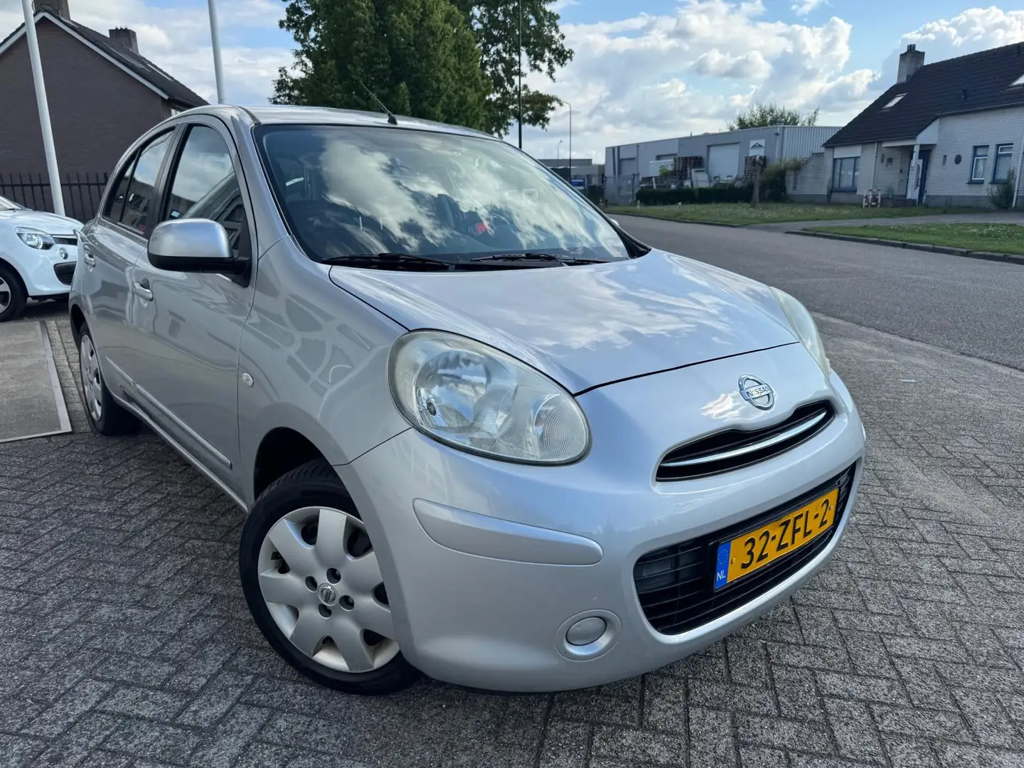 Nissan Micra 1.2 DIG-S Acenta Airco, 1e Eigenaar,Nieuwe APK Grijs - 2