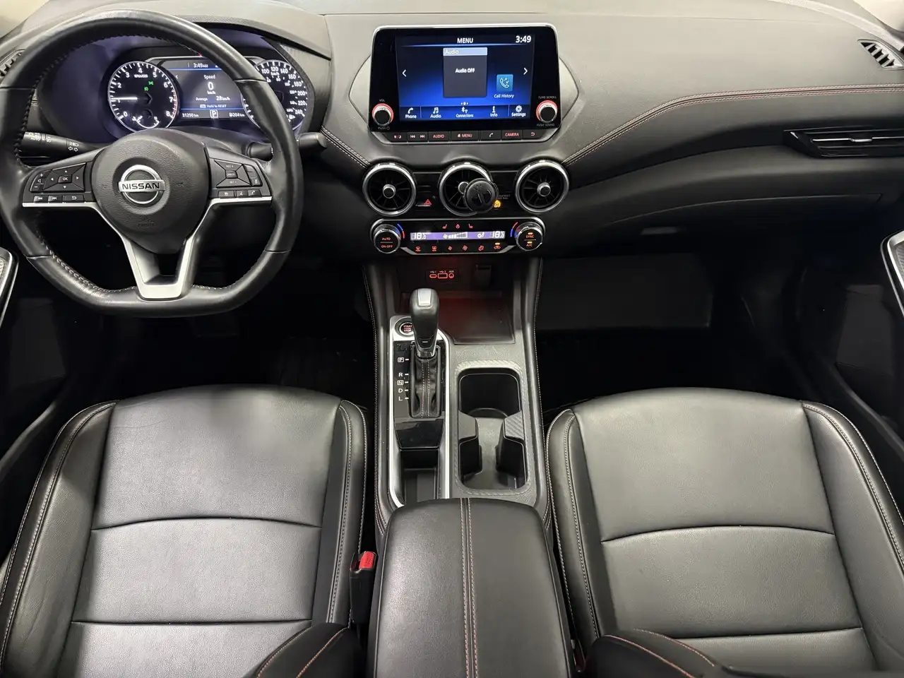 Nissan Sentra снимка Nissan Sentra