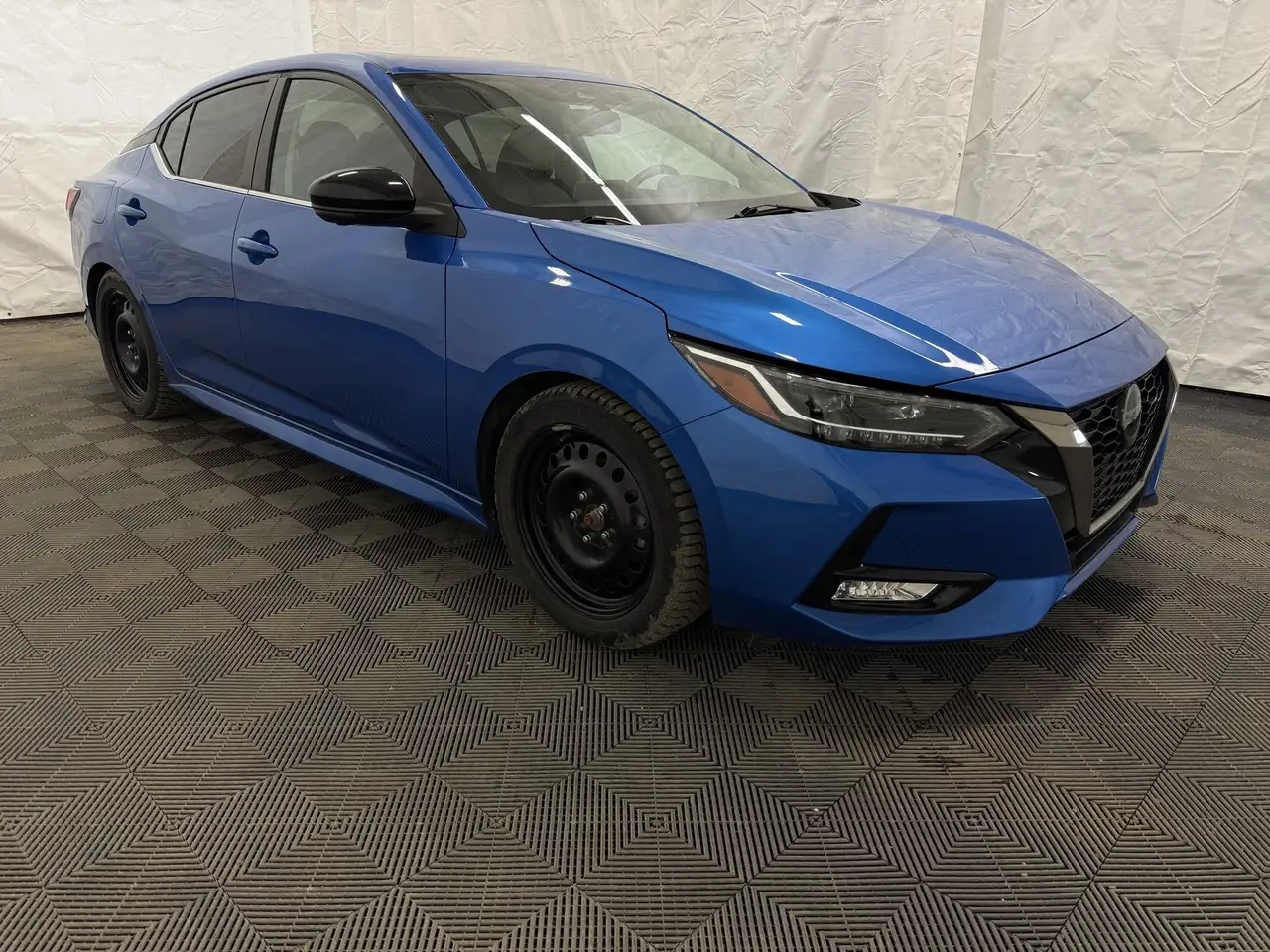 Nissan Sentra снимка Nissan Sentra