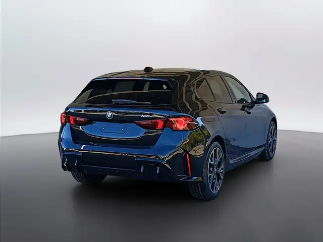 BMW 1 Series view 4