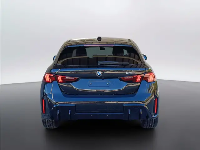 BMW 1 Series view 5