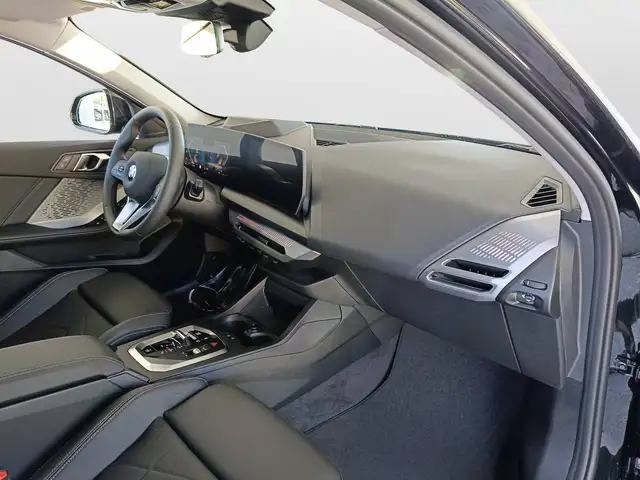 BMW 1 Series view 10