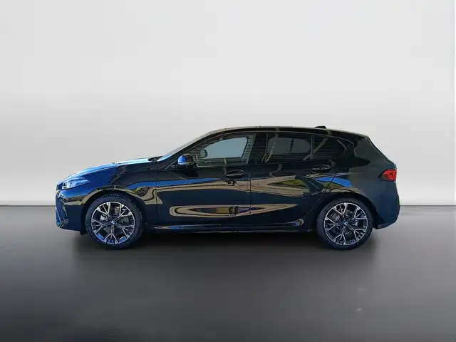 BMW 1 Series view 6