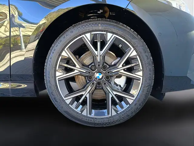 BMW 1 Series view 13