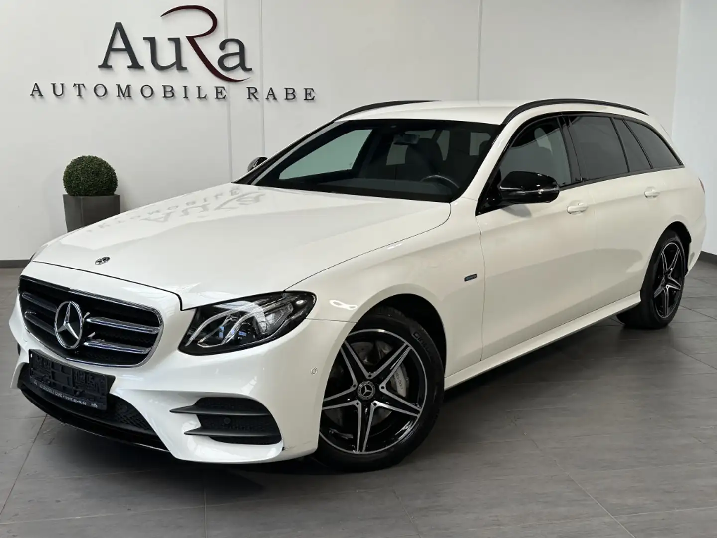 Mercedes-Benz E 300 T AMG-Line NAV+LED+AHK+KAMERA+WIDESCREEN Blanco - 1
