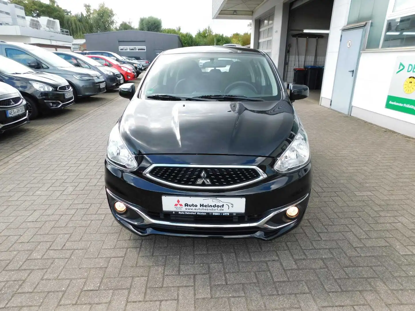 Mitsubishi Space Star Edition 1.0 MIVEC 5-Gang Schwarz - 2