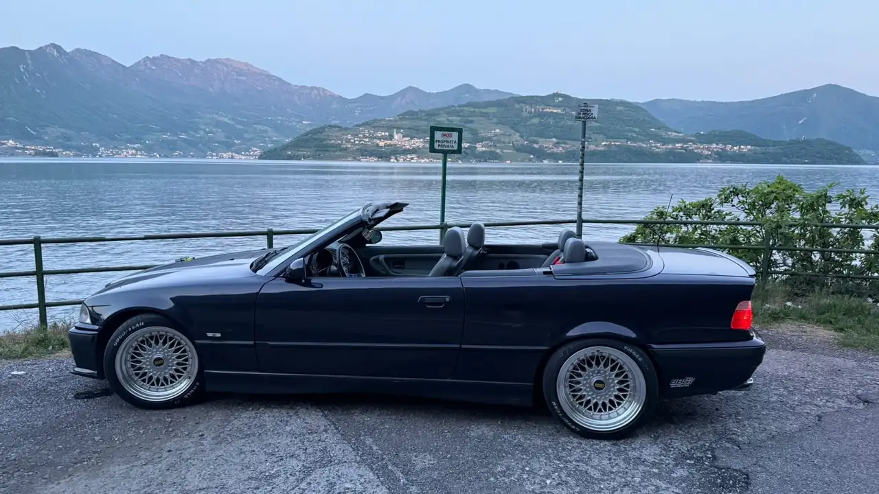 BMW 320i, foto 2