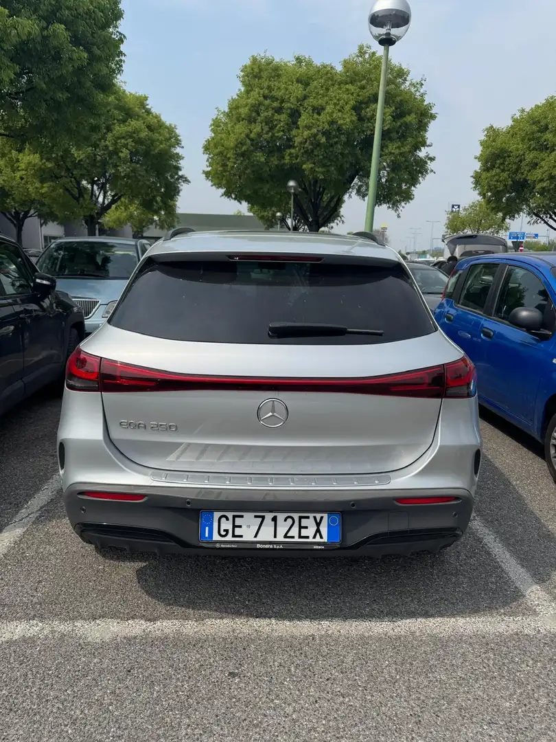 Mercedes-Benz EQA 250 premium Silver - 1