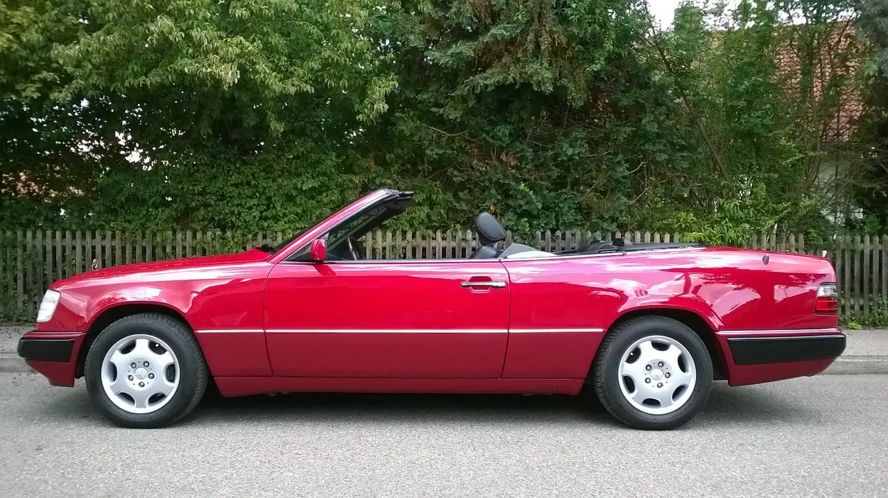 Mercedes-Benz E 320