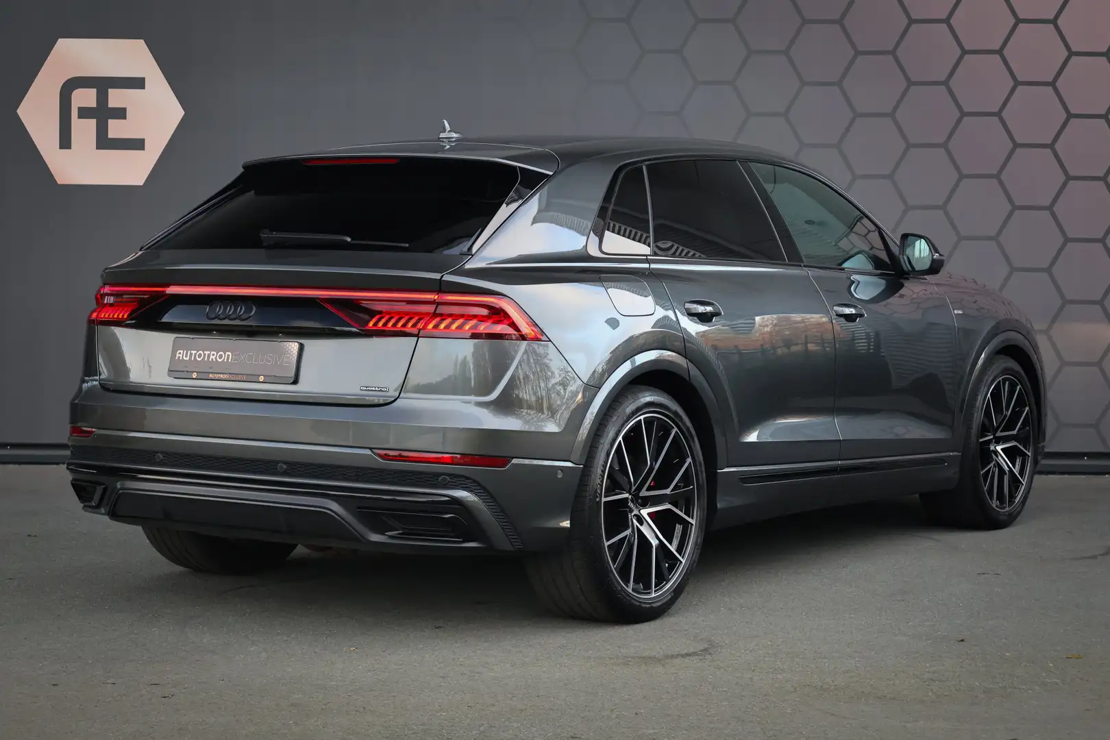 Audi Q8 55 TFSI e quattro | ADAPTIVE CRUISE | SOFTCLOSE | Grau - 2