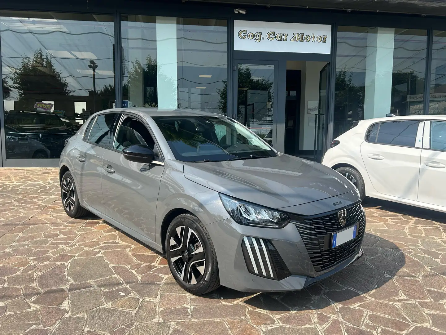 Peugeot 208 208 1.2 puretech Allure 100CV Gris - 1