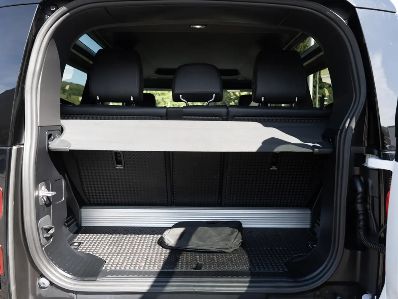 Land Rover Defender 90 X-Dynamic SE ACC LED AHK LEDER, миниатюра 29