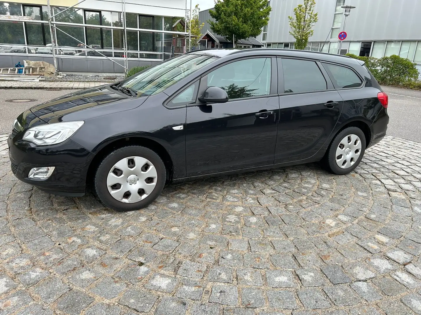Opel Astra Design Edition Noir - 2