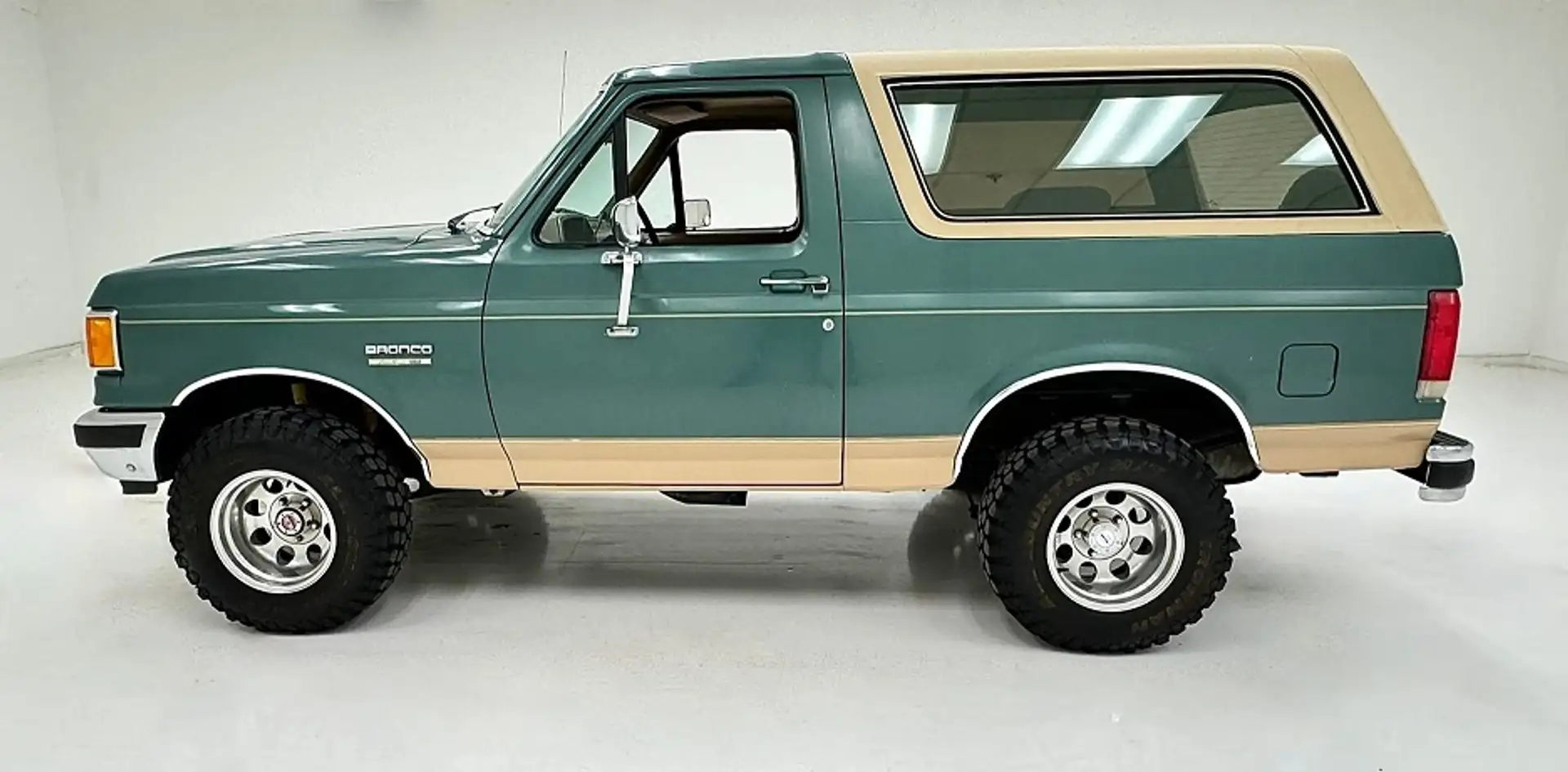 Ford Bronco EDDIE BAUER - 2