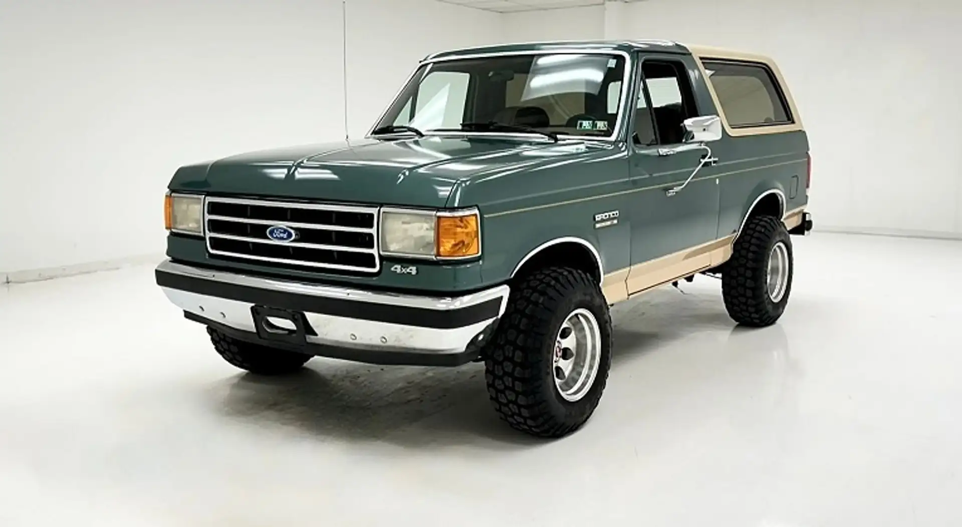 Ford Bronco EDDIE BAUER - 1