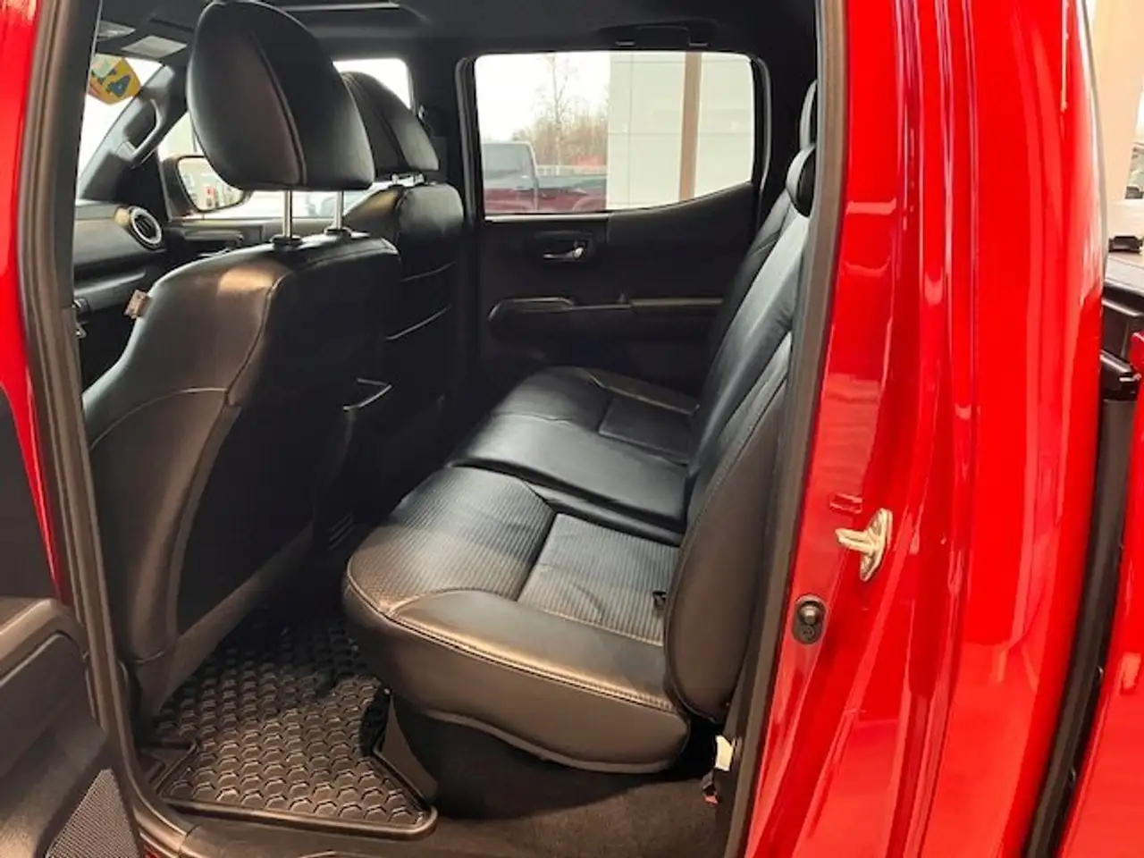 Toyota Tacoma снимка Toyota Tacoma
