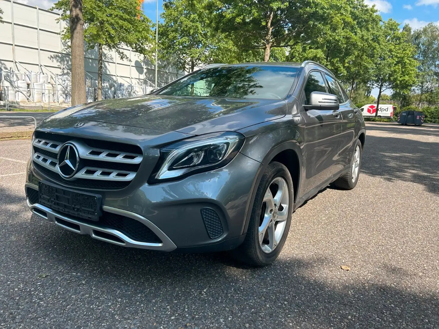 Mercedes-Benz GLA 200 7G-dct Urban Leder/LED/Kam/PTS/Keyless/ Grau - 1