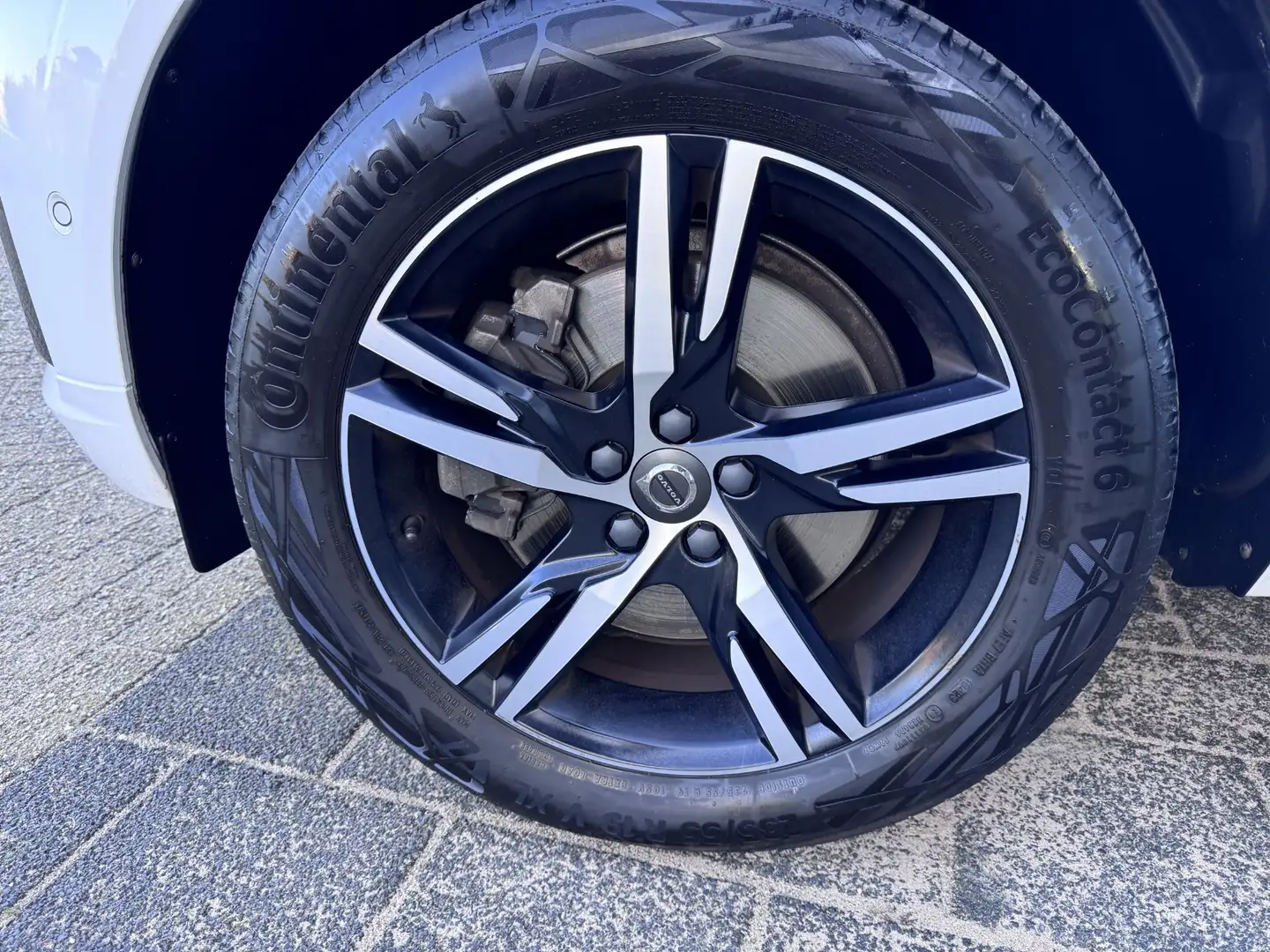 Volvo XC60 2.0 T5 R-Design | Eerste Eigenaar | Trekhaak | 360 Wit - 2