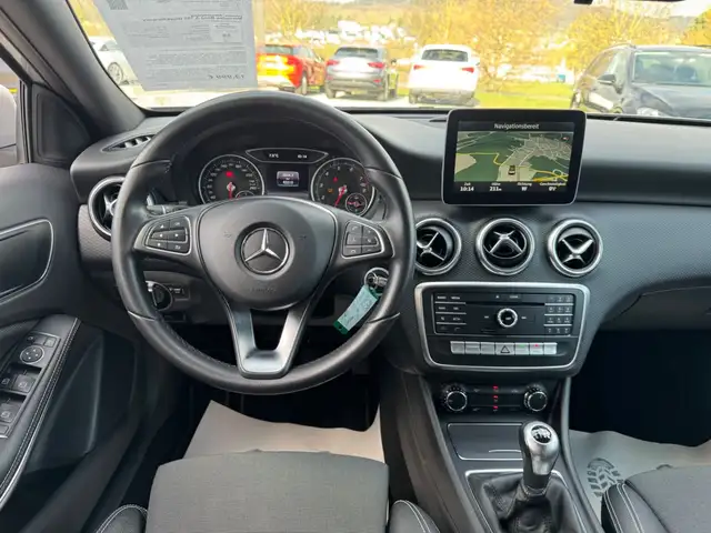 Mercedes-Benz A view 11