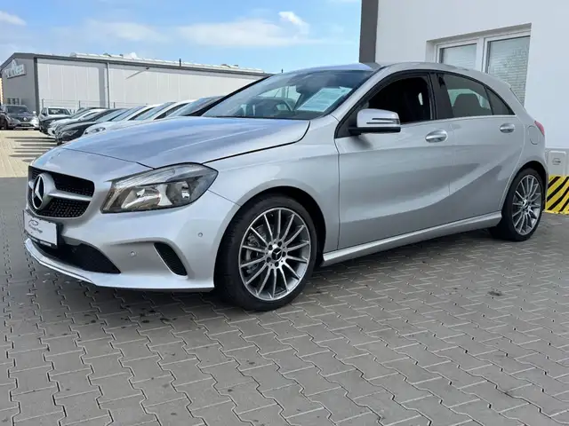 Mercedes-Benz A view 3