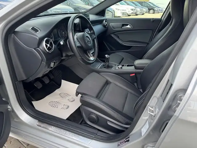 Mercedes-Benz A view 9