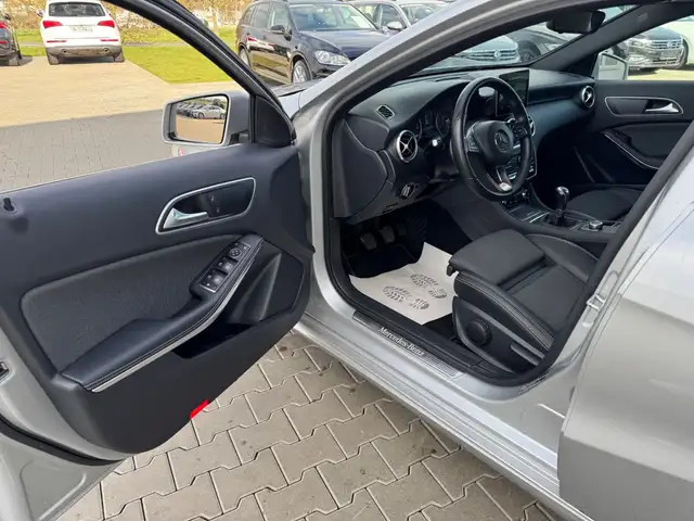 Mercedes-Benz A view 8